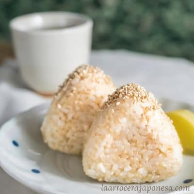 preparar-ongiri-paso-paso Recetas con arrocera japonesa paso a paso